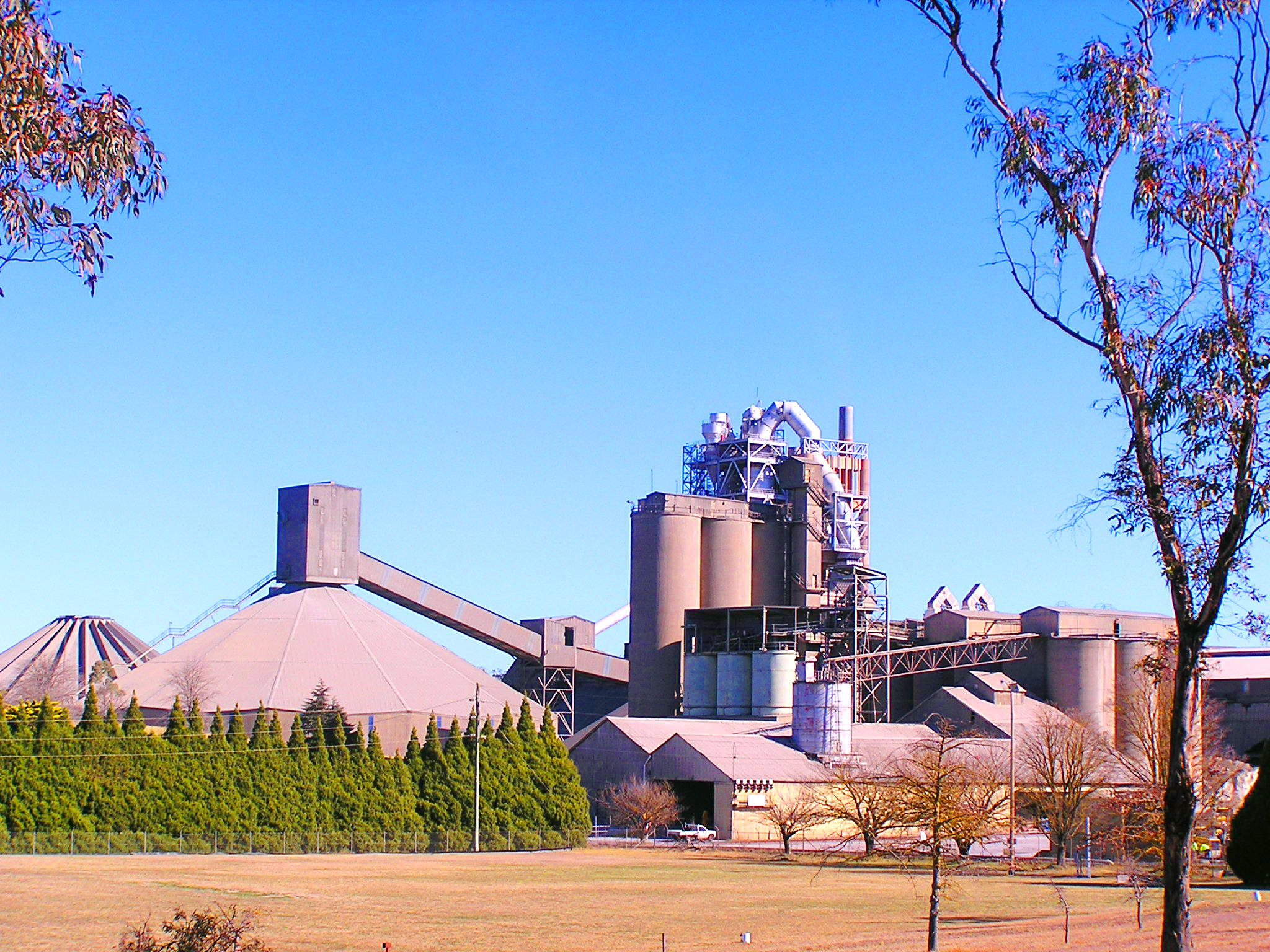 /uploads/images/slide/bluecirclesoutherncementberrima.jpg